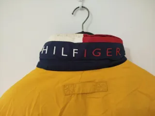 Chaqueta acolchada Tommy Hilfiger amarilla