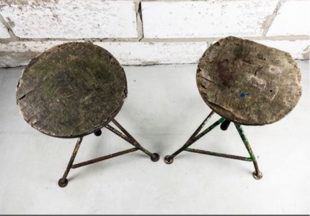 2 Taburetes antiguos industriales 1920