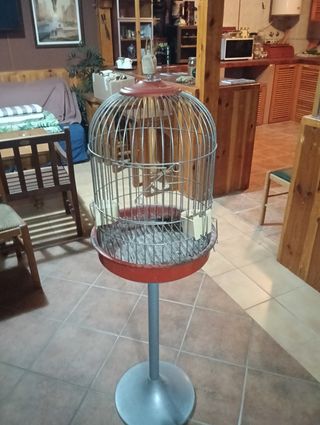 Jaula pajaros pequeña roja