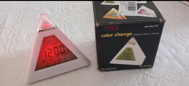 Orologio sveglia digitale YHX a LED colorato