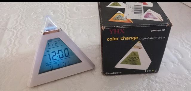 Orologio sveglia digitale YHX a LED colorato