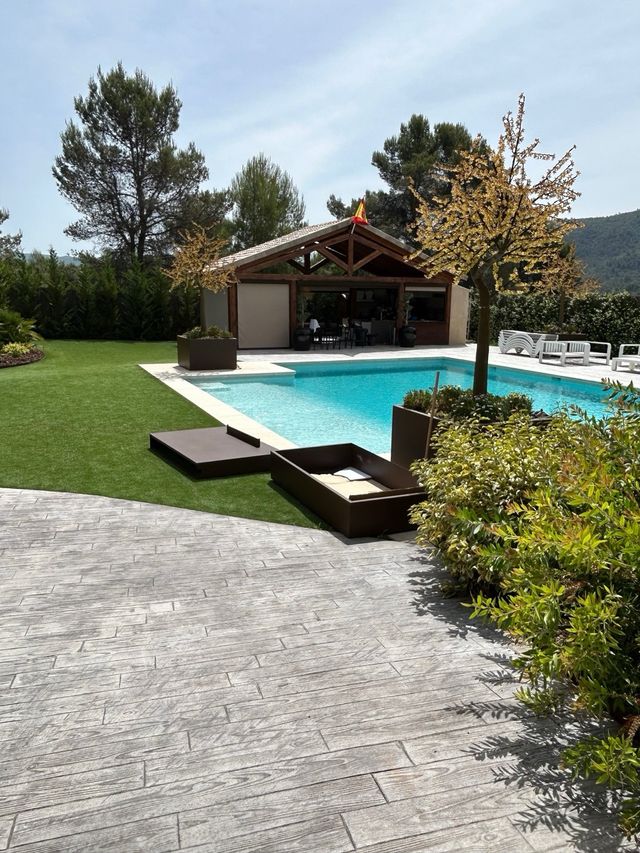 Fonte d'acqua moderna - Decorazione del giardino