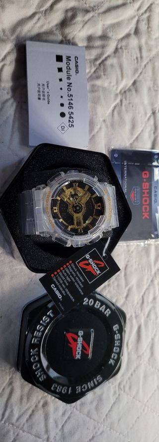 Reloj Casio GMA-S110SG - Reloj dorado y blanco