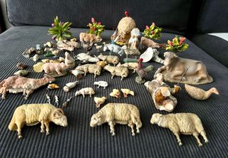 40 figuras belén variadas Barro, plomo...