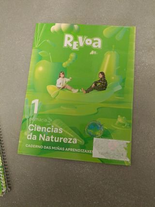 Libros de ciencias da Natureza. Revuela. Gallego