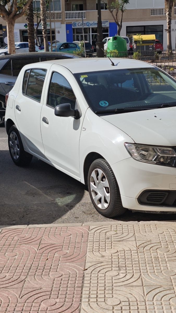 Dacia Sandero 2017 - foto 1