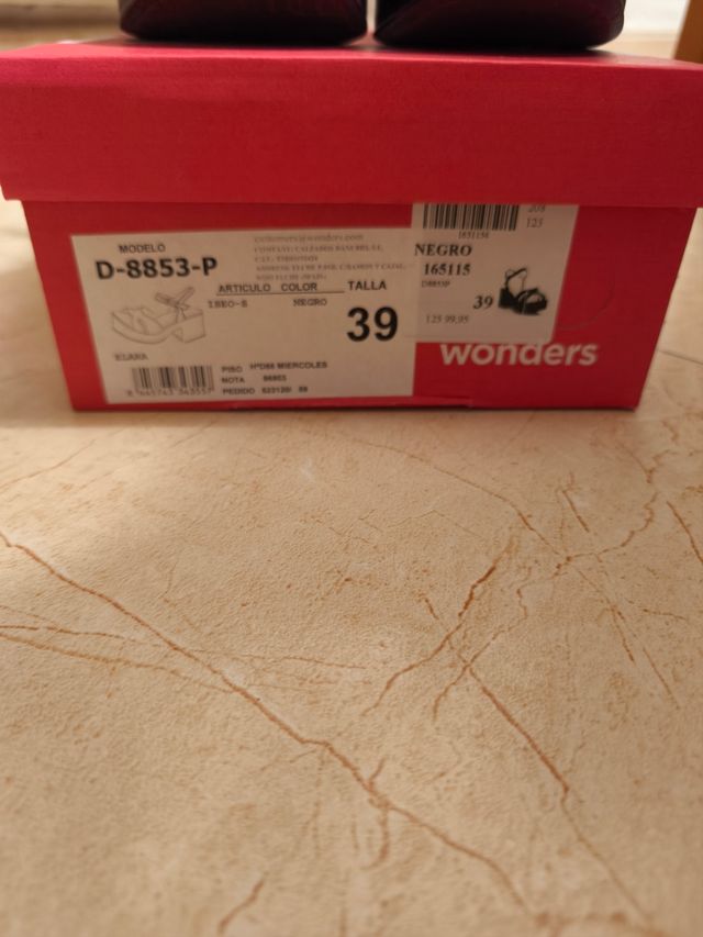 Sandalias negras tacón talla 39.