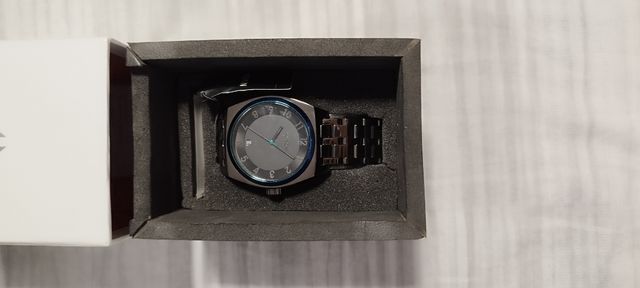 Reloj Nixon Monopoly - Negro y Morado