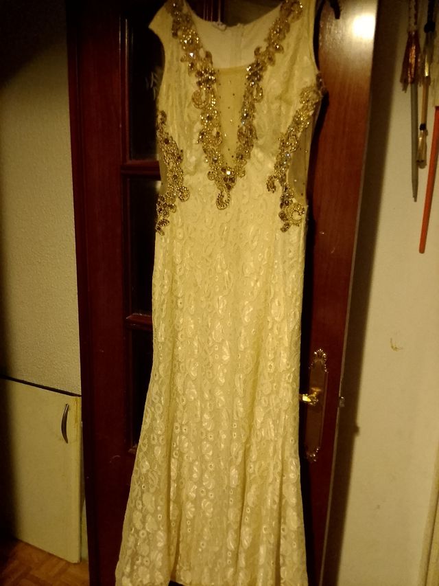 Vestido fiesta beis dorado