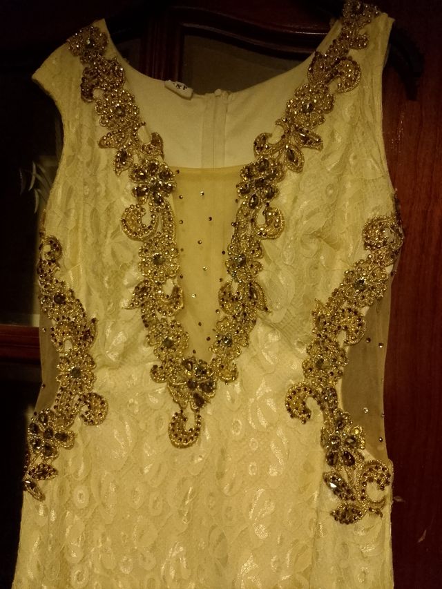 Vestido fiesta beis dorado