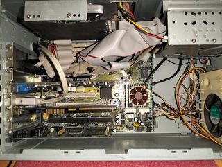 Ordenador retro Pentium MMX