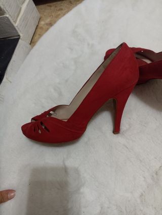 Salones rojos tacón alto