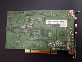 Tarjeta gráfica Radeon HD6570 2GB