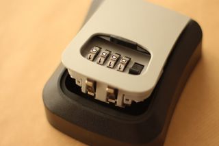 Caja fuerte Airbnb - Candado seguridad