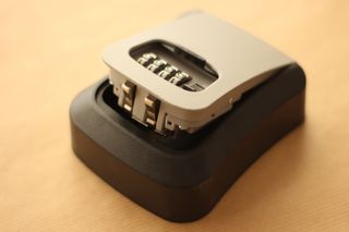 Caja fuerte Airbnb - Candado seguridad