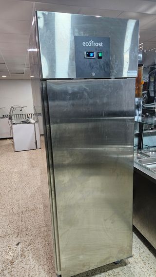 Nevera vertical ecofrost