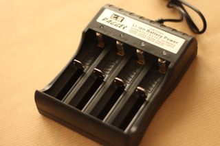 Cargador para pilas recargables AA.