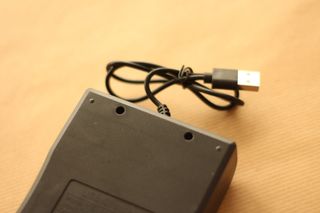 Cargador para pilas recargables AA.