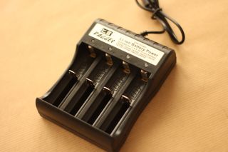 Cargador para pilas recargables AA.