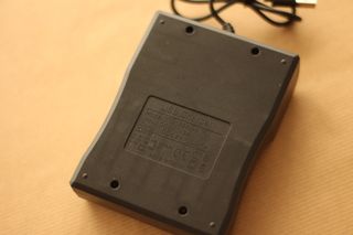 Cargador para pilas recargables AA.