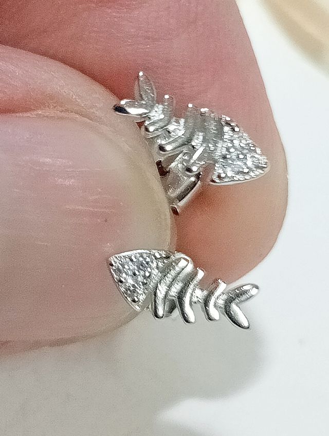 Pendientes mini raspas de pez plata 925