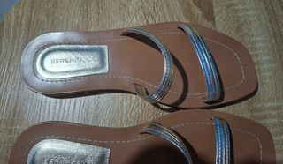 Sandalias Bershka Doradas y Plateadas 36