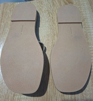 Sandalias Bershka Doradas y Plateadas 36