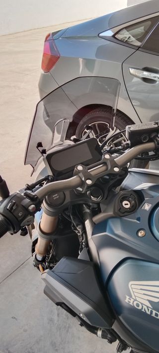 Honda CB650R - Moto Azul Solo venta en persona