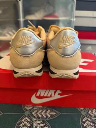 Zapatillas Nike Cortez Beige/Plata - 42