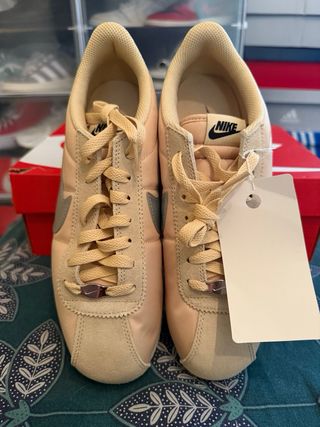 Zapatillas Nike Cortez Beige/Plata - 42