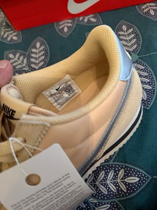 Zapatillas Nike Cortez Beige/Plata - 42