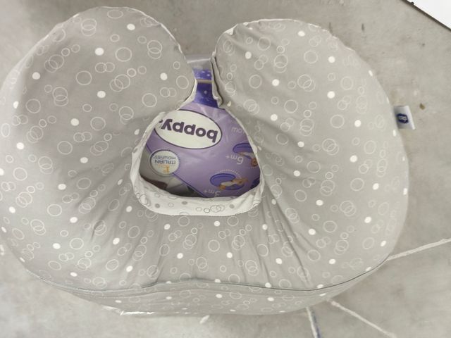 Cojín lactancia Boppy - Gris