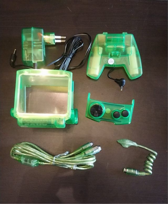 Game Boy Color verde con dos juegos y accesorios