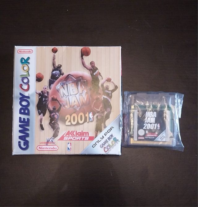 Game Boy Color verde con dos juegos y accesorios