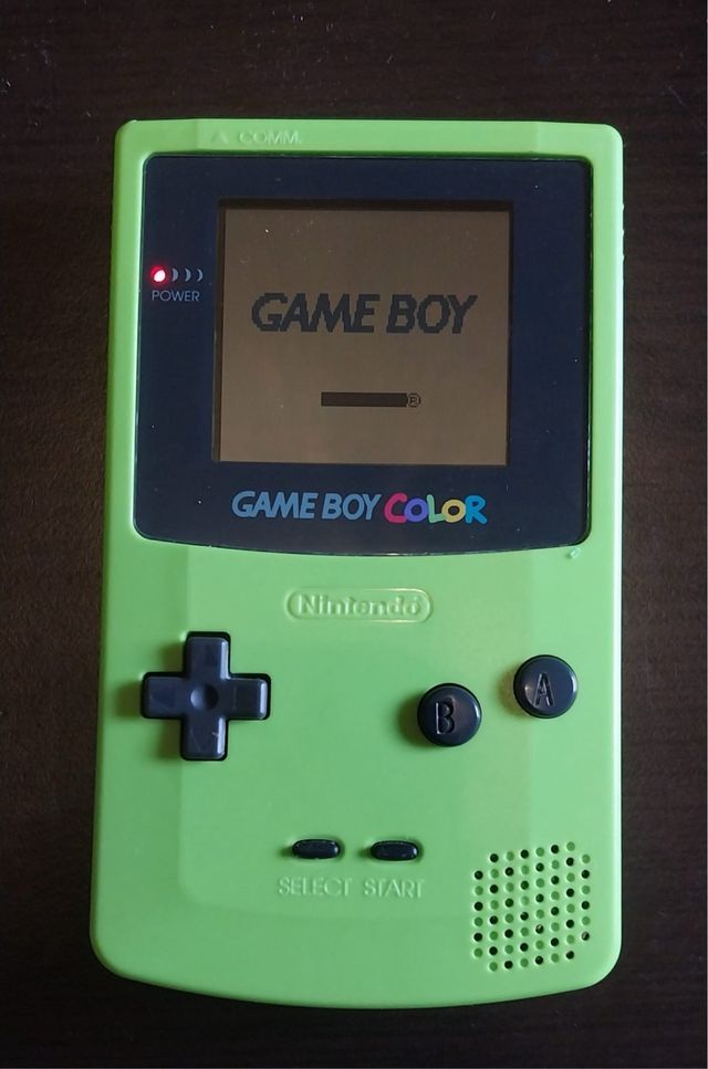 Game Boy Color verde con dos juegos y accesorios