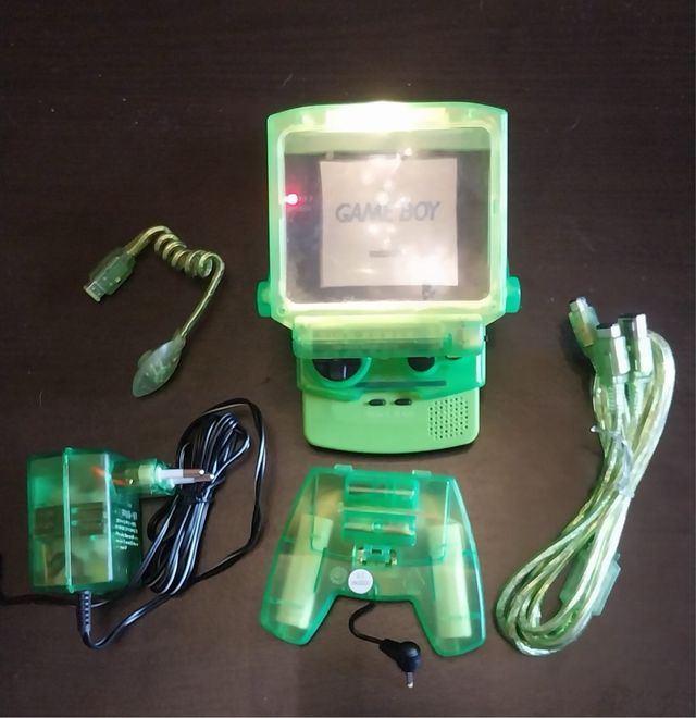 Game Boy Color verde con dos juegos y accesorios