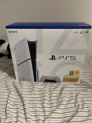 PS5 Slim ( edicion standard)
