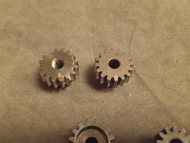 4 Piñones Motor 1/8TT ECO (Mugen y Ultimate)