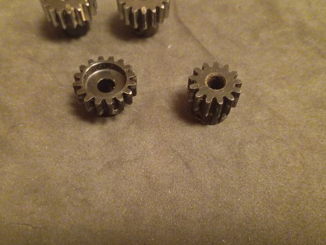 4 Piñones Motor 1/8TT ECO (Mugen y Ultimate)