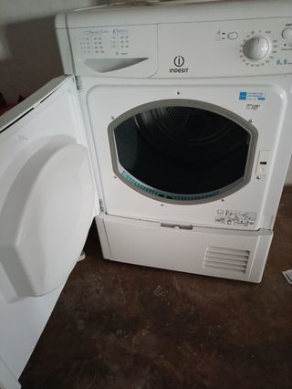 Secadora Indesit IDC85 8kg - Nueva
