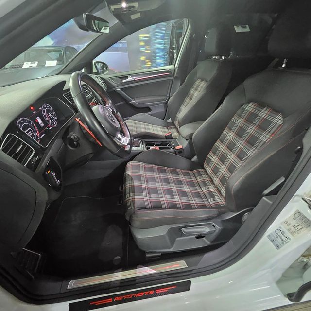 VOLKSWAGEN Golf GTI 2.0 TSI 180kW (245CV) DSG