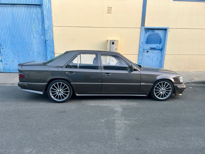 Mercedes-Benz Clase E 1990 - foto 1