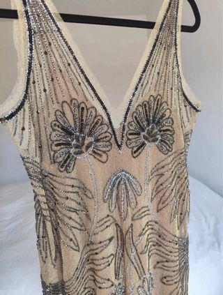 Vestido Zara pedrería beige dorado