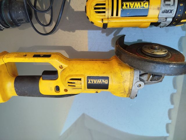 Kit herramientas Dewalt: Taladro, amoladora, marti