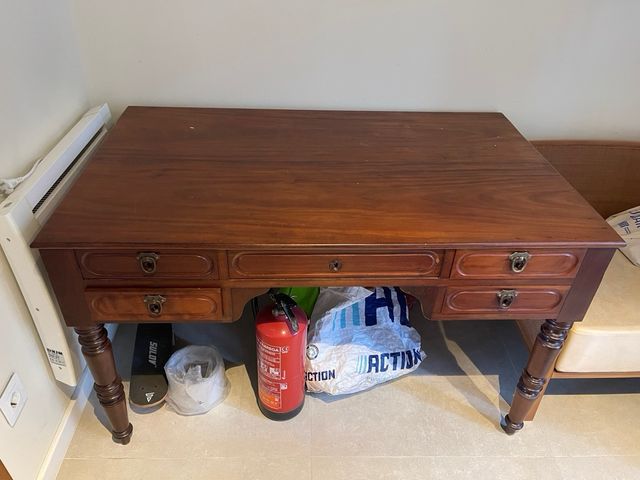 Escritorio madera antiguo