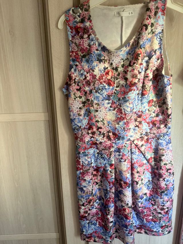 Vestido floral sin mangas