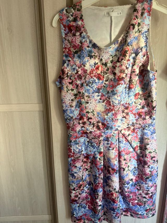 Vestido floral sin mangas