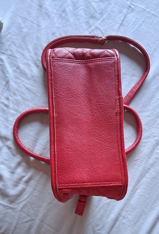 Borsa rossa a tracolla