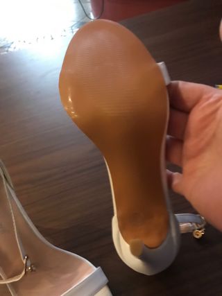 Sandali bianchi con cinturino
