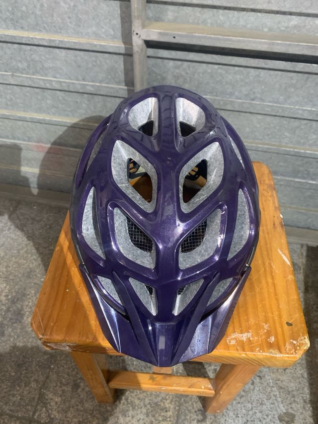 Casco bici Alpina, morado-verde
